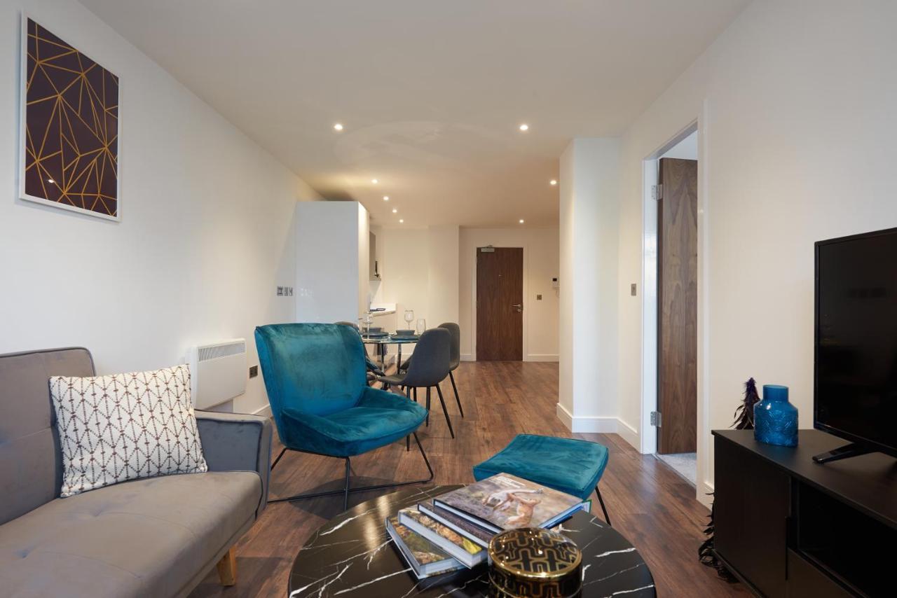 Seven Living Slough - Free Parking & Fast Wi-Fi Apartment Bagian luar foto